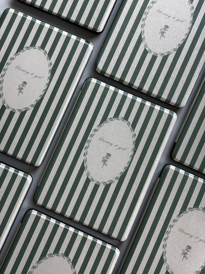 Literary It Girl Verde - Kindle Case
